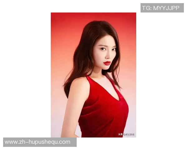 徐冬冬足球宝贝魅力四射展现青春活力引领时尚潮流新风尚